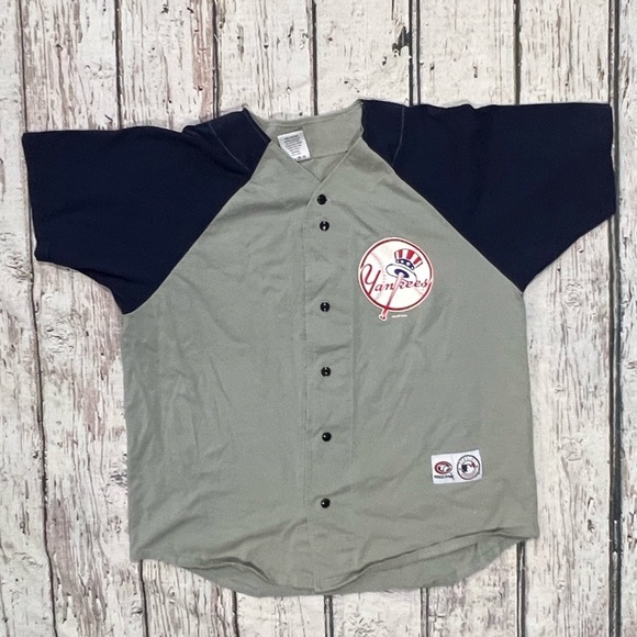Vintage New York Yankees 2002 Gray MLB Baseball Sports Jersey Shirt - Picture 1 of 7